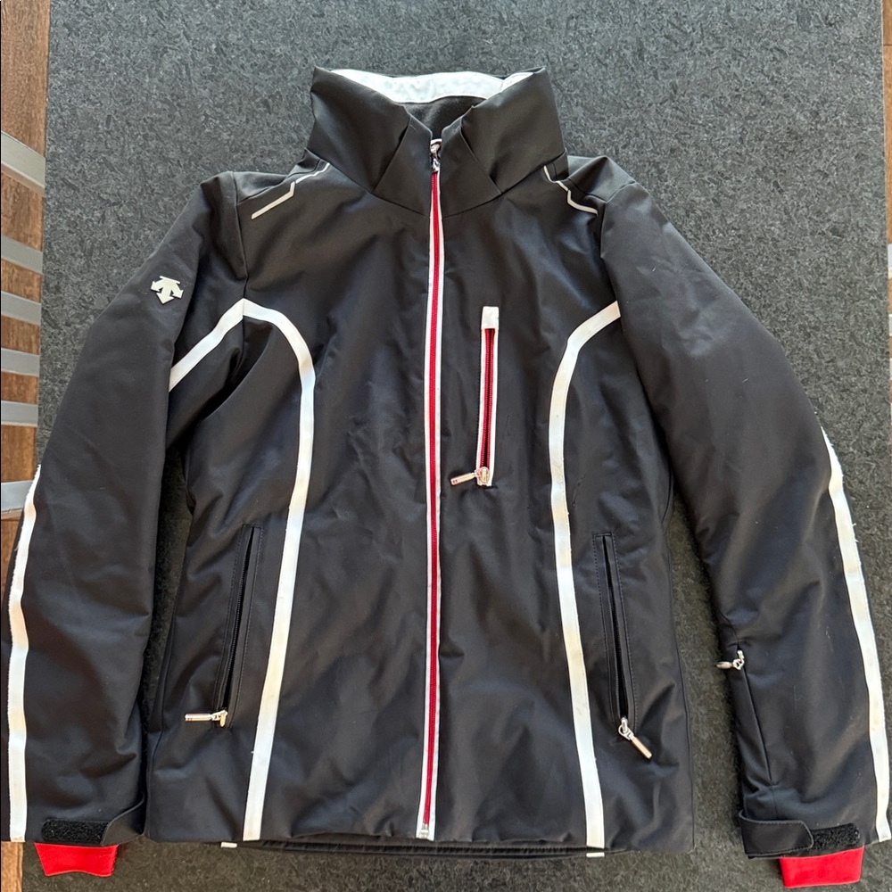Descent B/W ski jacket size 4 XS